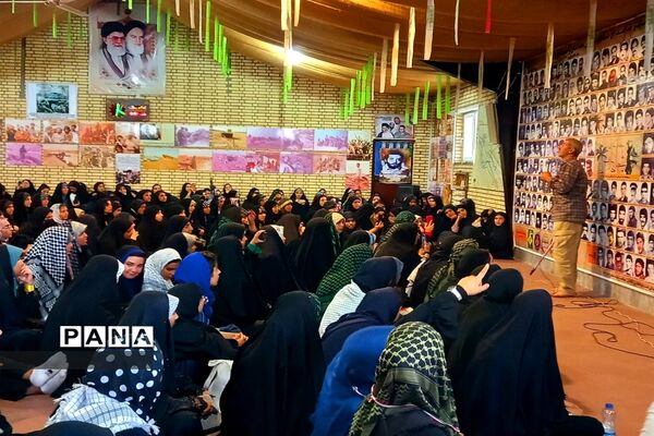 دانش آموزان  استان اصفهان  از منطقه جنگی ذوالفقاریه ء آبادان در اردوی راهیان نور