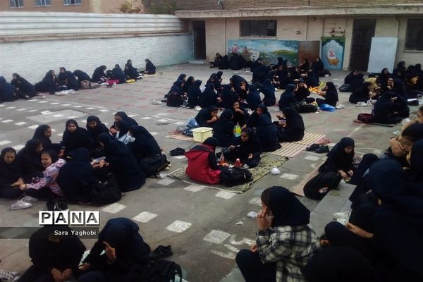 جشنواره غذای سالم در مدرسه عارفه شهر اراک