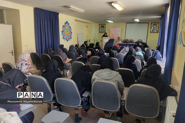 مسابقه‌ نظم ‌و ‌نثر‌خوانی در شهرستان شهریار