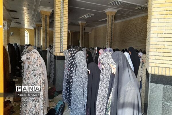 اقامه نماز عبادی سیاسی جمعه در شهرستان ملارد
