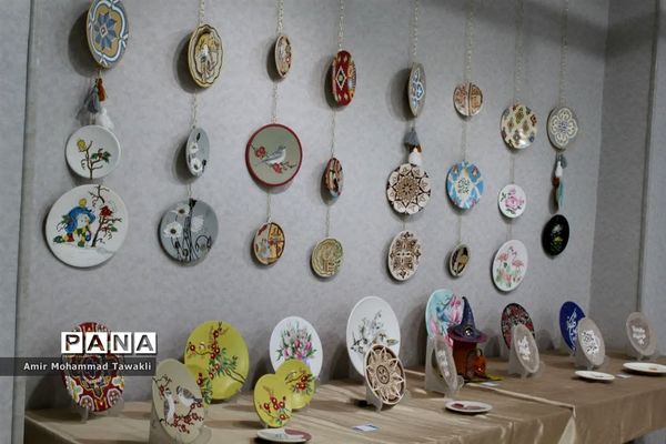 برپایی نمایشگاه نقاشی نگارستان آسمان در بافق