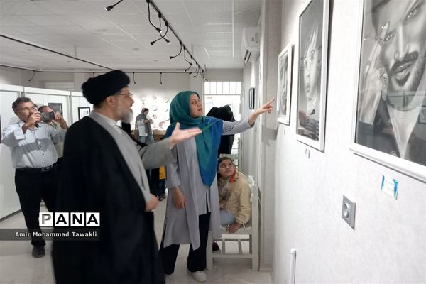 برپایی نمایشگاه نقاشی نگارستان آسمان در بافق