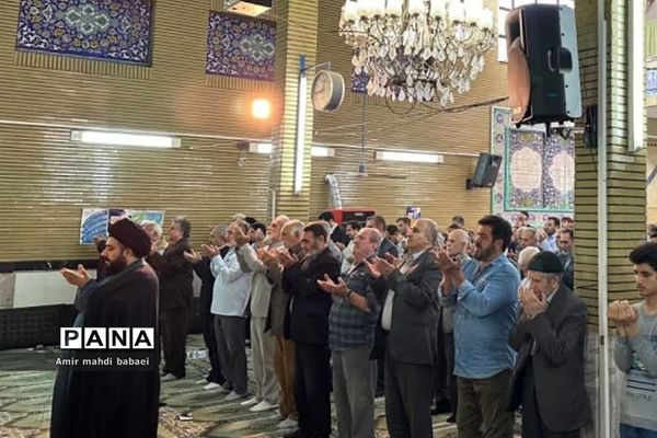 برگزاری نماز جمعه رودهن با حضور و مشارکت دانش‌آموزان بسیجی