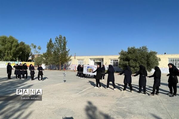 گرامیداشت هفته تربیت‌بدنی در دبیرستان متوسطه اول سمیه شهرستان خاتم