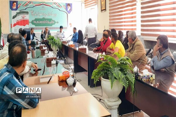 برگزاری جلسه توجیهی و آموزشی آموزش فرهنگ ترافیک و پدافند غیر عامل ویژه رانندگان سرویس‌های دانش‌آموزی مدارس شهرستان کلات