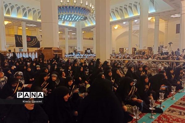 گردهمایی مردم شیراز در اولین سالگرد شهدای حادثه تروریستی حرم شاهچراغ(ع)