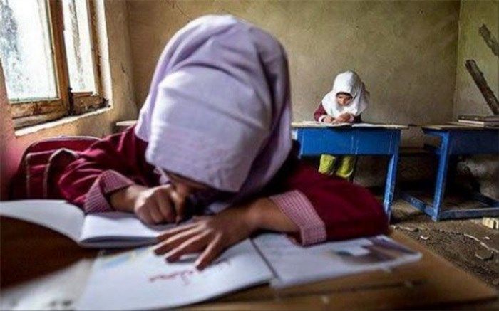 وقتی معلم اصفهانی دست‌های خدا برای کمک به دانش‌آموز بازمانده از تحصیل می‌شود