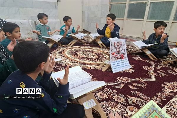 جلسه قرآن دانش‌آموزان اشکذری برای کودکان فلسطینی