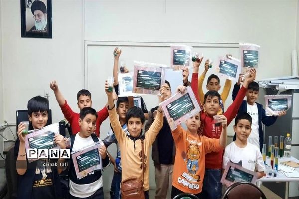 کارگاه آموزشی «استم »با رویکرد پرورش مهارت‌های تفکر و خلاقیت در اسلامشهر