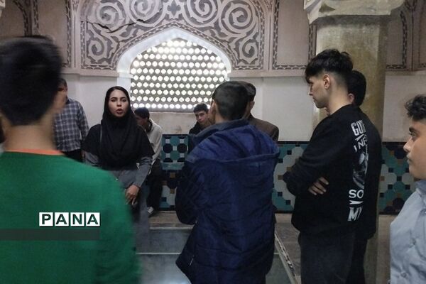 اردوی دانش‌آموزان ناحیه 2 ری در باغ فین کاشان
