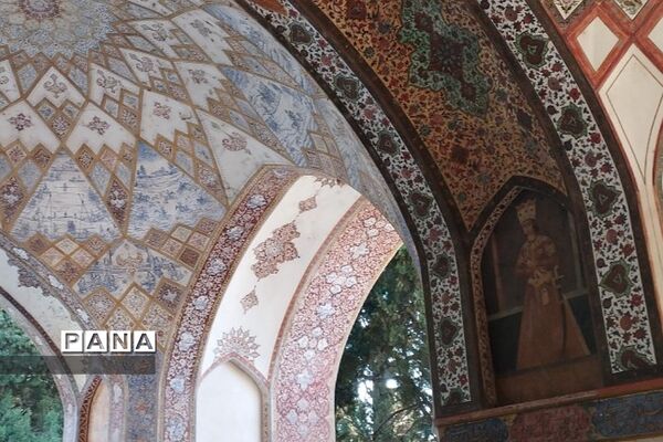 اردوی دانش‌آموزان ناحیه 2 ری در باغ فین کاشان