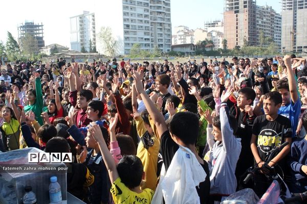 همایش پیاده‌روی خانوادگی در سرخ رود