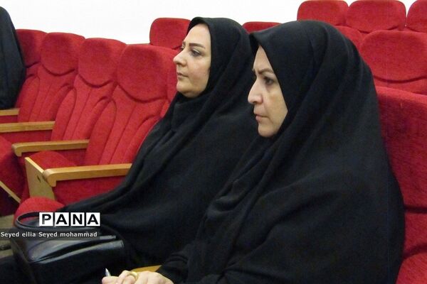دیدار مدیران و معاونان پرورشی با امام‌جمعه قیامدشت