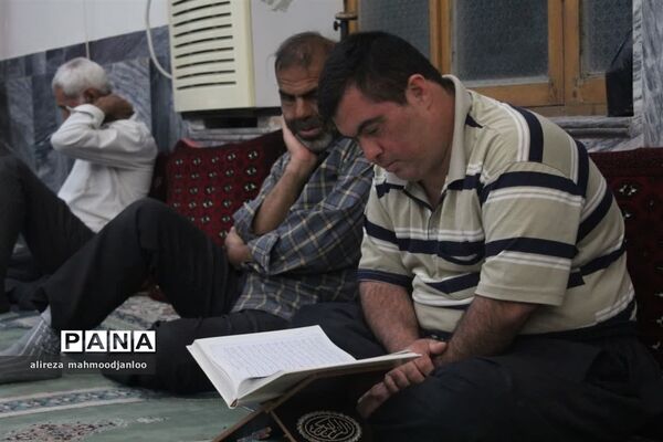 جلسه هفتگی قرآن کریم در گلوگاه