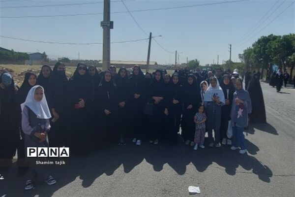 حضور دانش‌آموزان  و خبرنگاران شهر جوادآباد در مراسم ارتحال امام خمینی (ره)