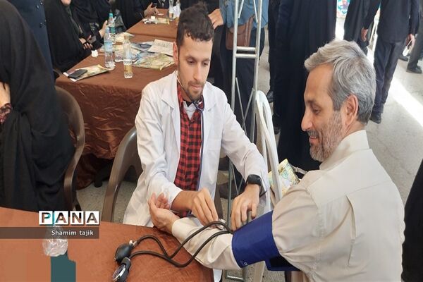 حضور دانش‌آموزان  و خبرنگاران شهر جوادآباد در مراسم ارتحال امام خمینی (ره)