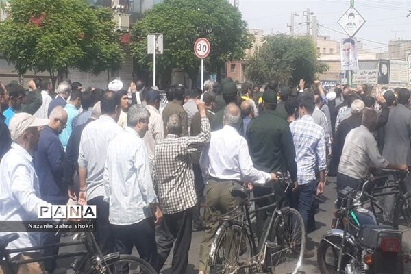 آیین گلباران قتلگاه یادمان شهدای ۱۵ خرداد در شهرستان‌ قرچک
