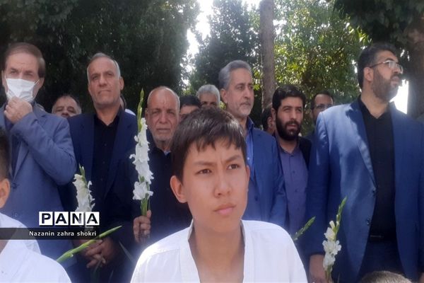 آیین گلباران قتلگاه یادمان شهدای ۱۵ خرداد در شهرستان‌ قرچک