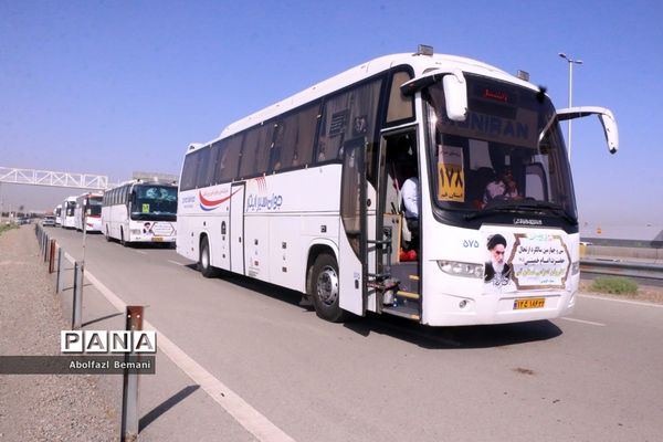 عرض ارادت مردم به امام خمینی(ره) در سی و چهارمین سالگرد ارتحال