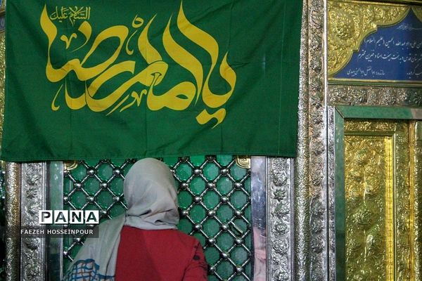 محفل شعر آیینی امام رضایی در امامزاده حضرتین