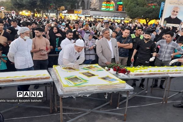 جشن باشکوه خانوادگی در جوار آقا علی ‌بن موسی الرضا (ع) با حضور پرشور مردم در مشهد مقدس