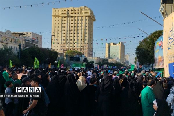 جشن باشکوه خانوادگی در جوار آقا علی ‌بن موسی الرضا (ع) با حضور پرشور مردم در مشهد مقدس