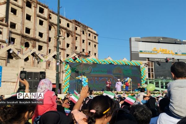 جشن باشکوه خانوادگی در جوار آقا علی ‌بن موسی الرضا (ع) با حضور پرشور مردم در مشهد مقدس