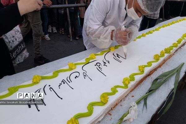 جشن باشکوه خانوادگی در جوار آقا علی ‌بن موسی الرضا (ع) با حضور پرشور مردم در مشهد مقدس