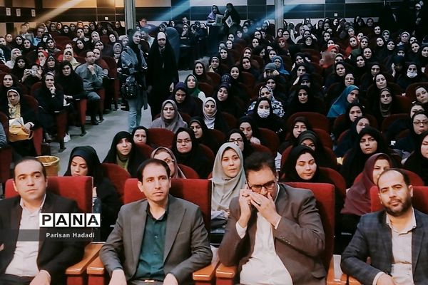 تقدیر و تجلیل از معلمان پایه اول شهرستان شهریار در طرح خشت اول