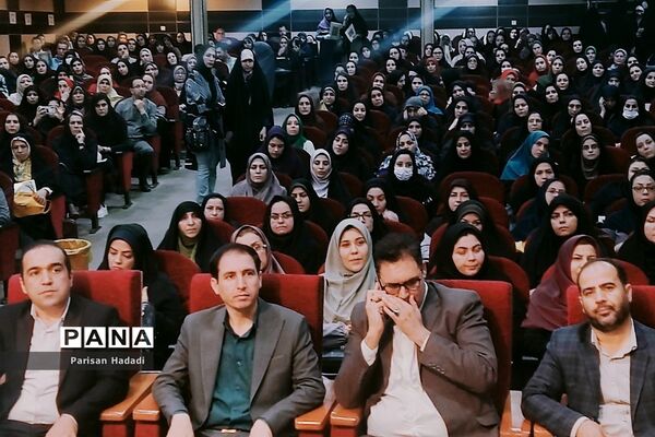 تقدیر و تجلیل از معلمان پایه اول شهرستان شهریار در طرح خشت اول