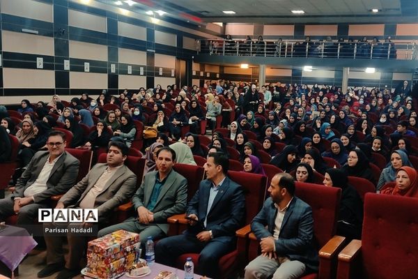 تقدیر و تجلیل از معلمان پایه اول شهرستان شهریار در طرح خشت اول