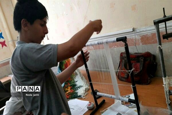 برگزاری کلاس های قالیبافی در کانون ملائک شهرستان قرچک  لید