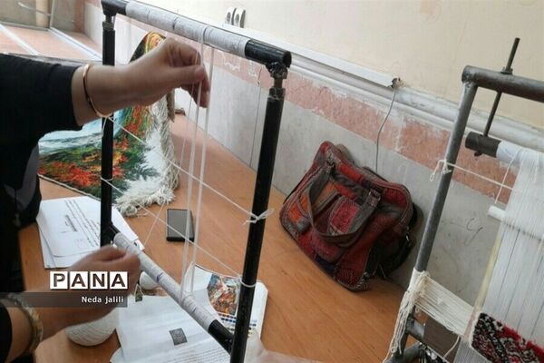 برگزاری کلاس های قالیبافی در کانون ملائک شهرستان قرچک  لید