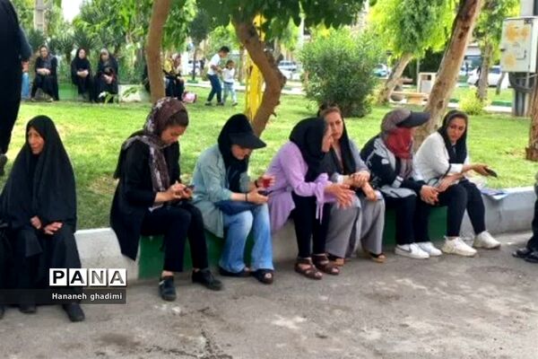 غرفه جمعیت هلال احمر قرچک در سالروز ولادت ثامن الحجج علیه السلام