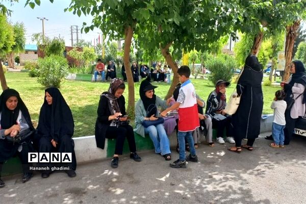 غرفه جمعیت هلال احمر قرچک در سالروز ولادت ثامن الحجج علیه السلام
