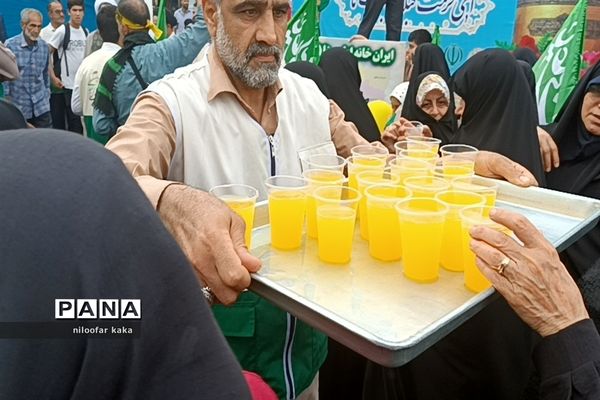 کاروان شادی به‌مناسبت ولادت امام رضا(ع) در قائمشهر