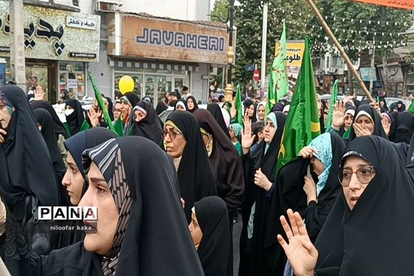 کاروان شادی به‌مناسبت ولادت امام رضا(ع) در قائمشهر