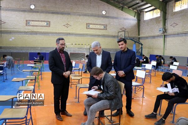 بازدید مدیرکل آموزش و پرورش آذربایجان غربی از حوزه‌های امتحانی