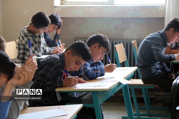 بازدید مدیرکل آموزش و پرورش آذربایجان غربی از حوزه‌های امتحانی