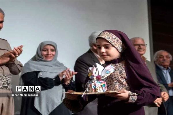همایش شاهنامه خوانی کودکان و نوجوانان کرمانشاهی