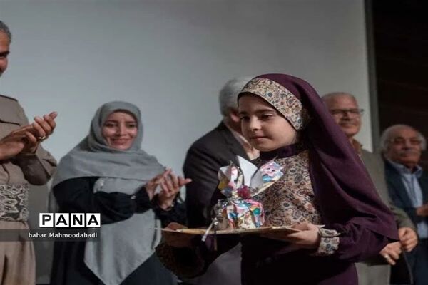 همایش شاهنامه خوانی کودکان و نوجوانان کرمانشاهی