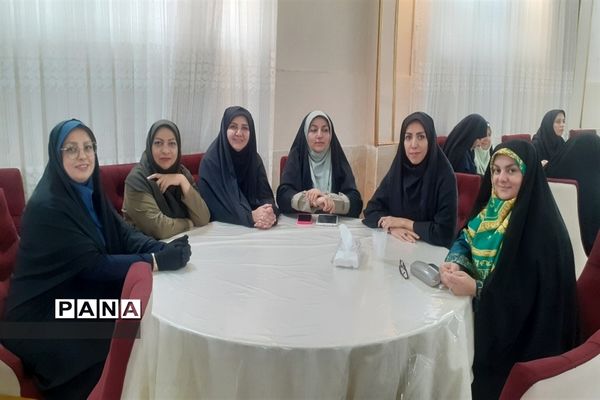 آیین تقدیر از مربیان سازمان دانش‌آموزی استان البرز