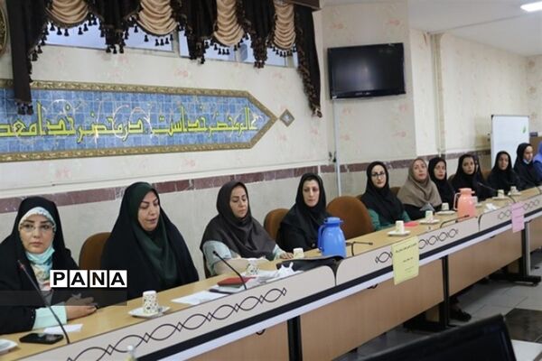 تجلیل از دانش‌آموزان و اولیای برتر شرکت کننده در  جشنواره نوجوان سالم  شهرستان قدس