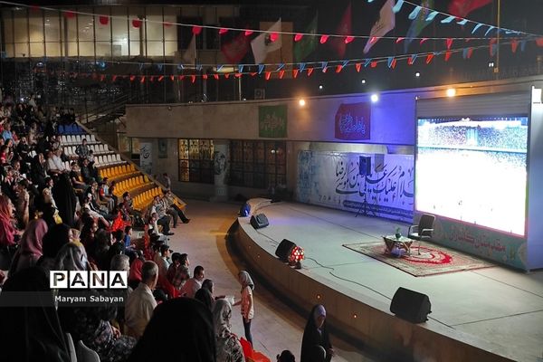 جشن میلاد امام مهربانی‌ها در موزه دفاع مقدس