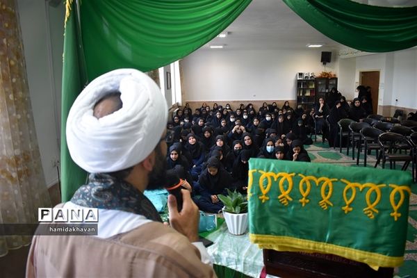 حضور خدام حرم رضوی درهنرستان کارو دانش الزهرای بهاباد