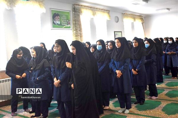 حضور خدام حرم رضوی درهنرستان کارو دانش الزهرای بهاباد
