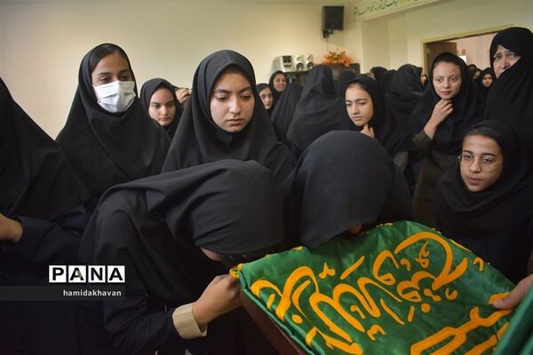 حضور خدام حرم رضوی درهنرستان کارو دانش الزهرای بهاباد