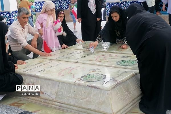 اجرای سرود سلام فرمانده در اندیشه