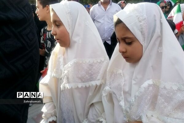 اجرای سرود سلام فرمانده در اندیشه