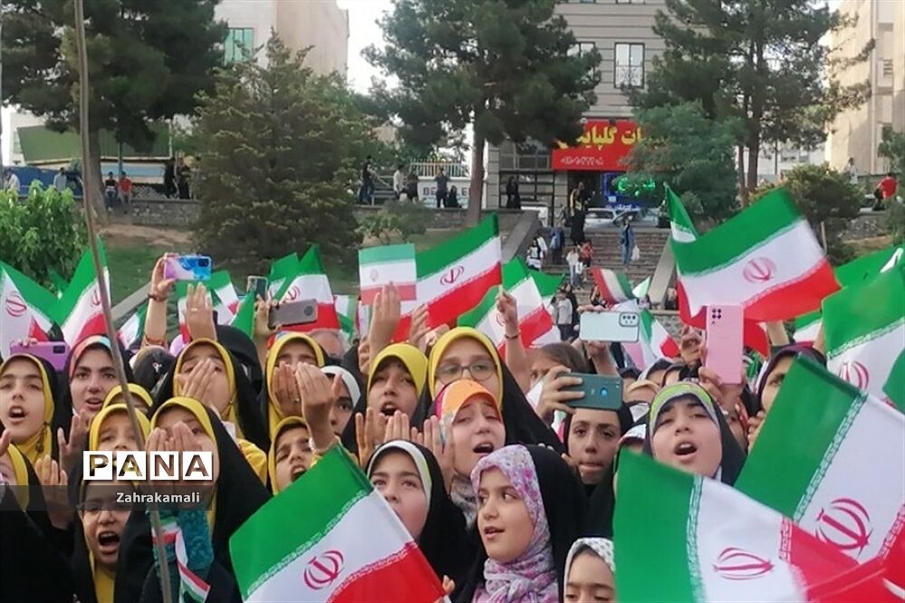 اجرای سرود سلام فرمانده در اندیشه